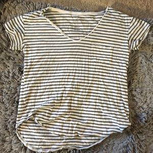 American Eagle T shirt